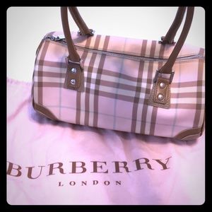 Burberry barrel bag in pink nova check.